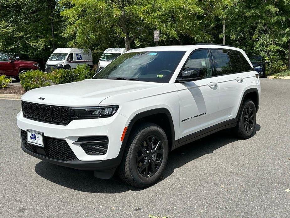 new 2024 Jeep Grand Cherokee car, priced at $38,054