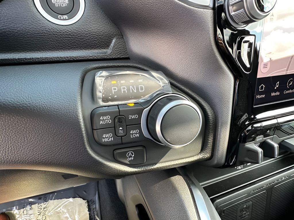 new 2025 Ram 1500 car, priced at $73,555