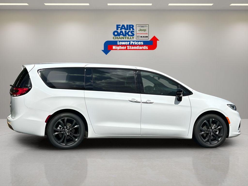 new 2026 Chrysler Pacifica car, priced at $42,295