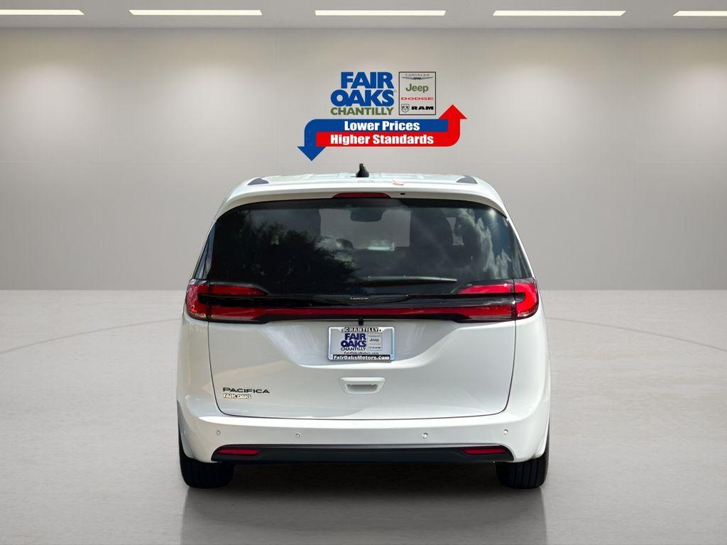 new 2026 Chrysler Pacifica car, priced at $42,295