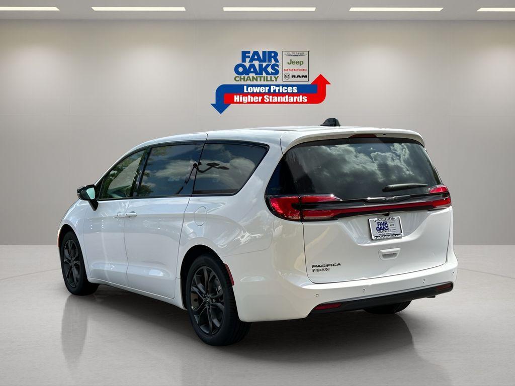 new 2026 Chrysler Pacifica car, priced at $42,295