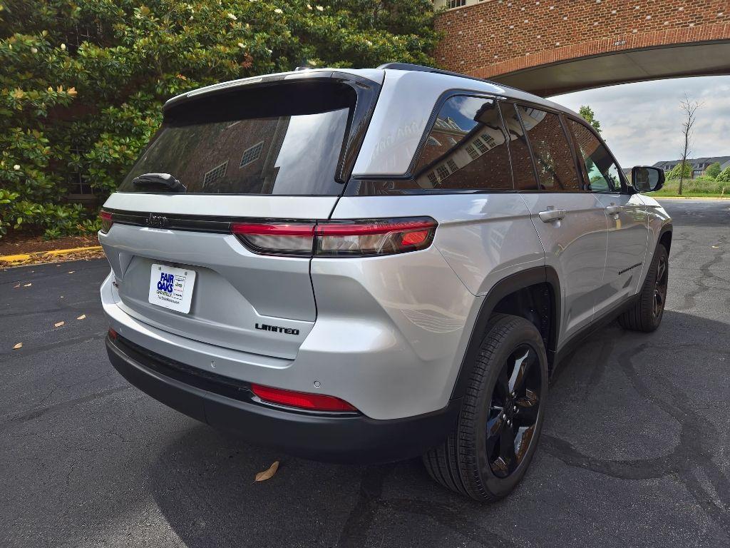 new 2025 Jeep Grand Cherokee car, priced at $47,992
