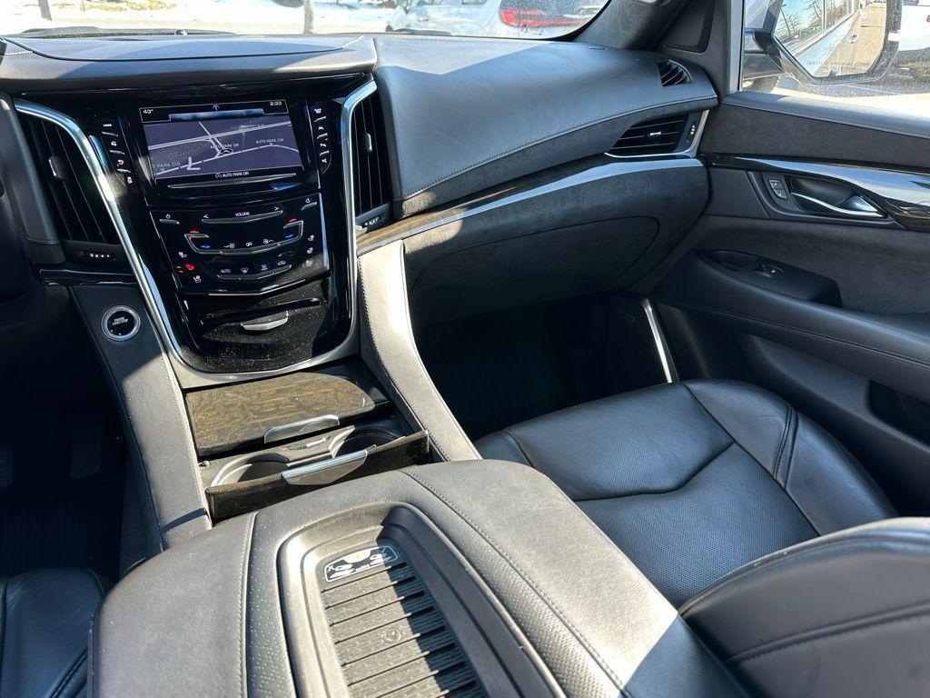 used 2020 Cadillac Escalade ESV car, priced at $37,777