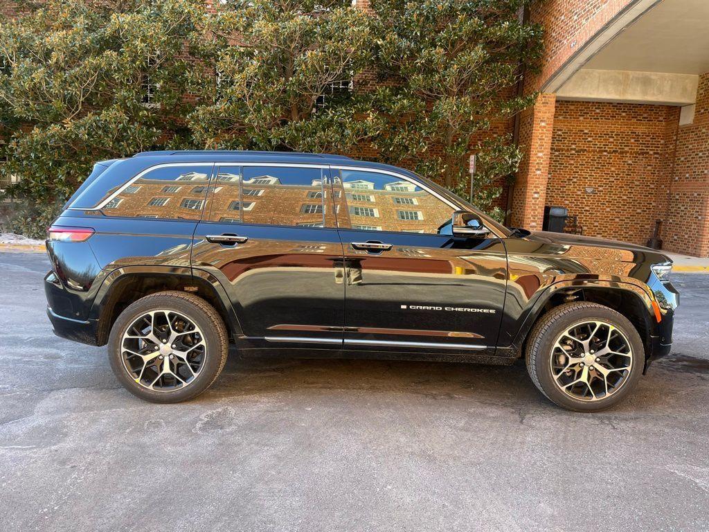 new 2025 Jeep Grand Cherokee car, priced at $63,882