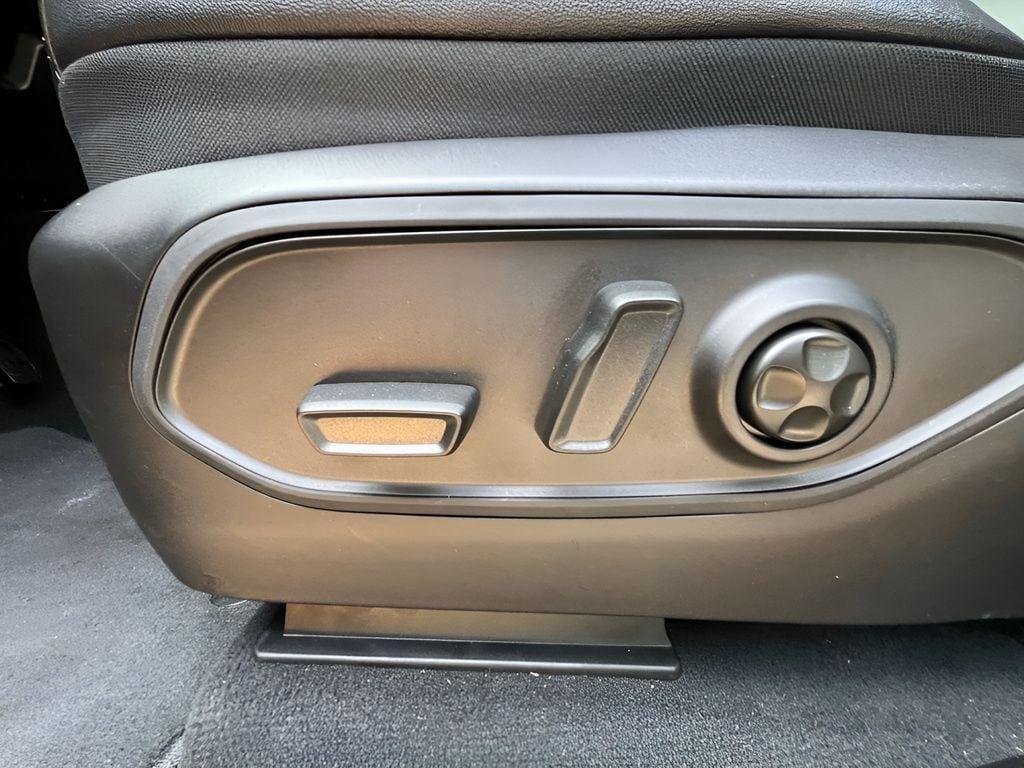 new 2024 Jeep Grand Cherokee L car, priced at $48,124