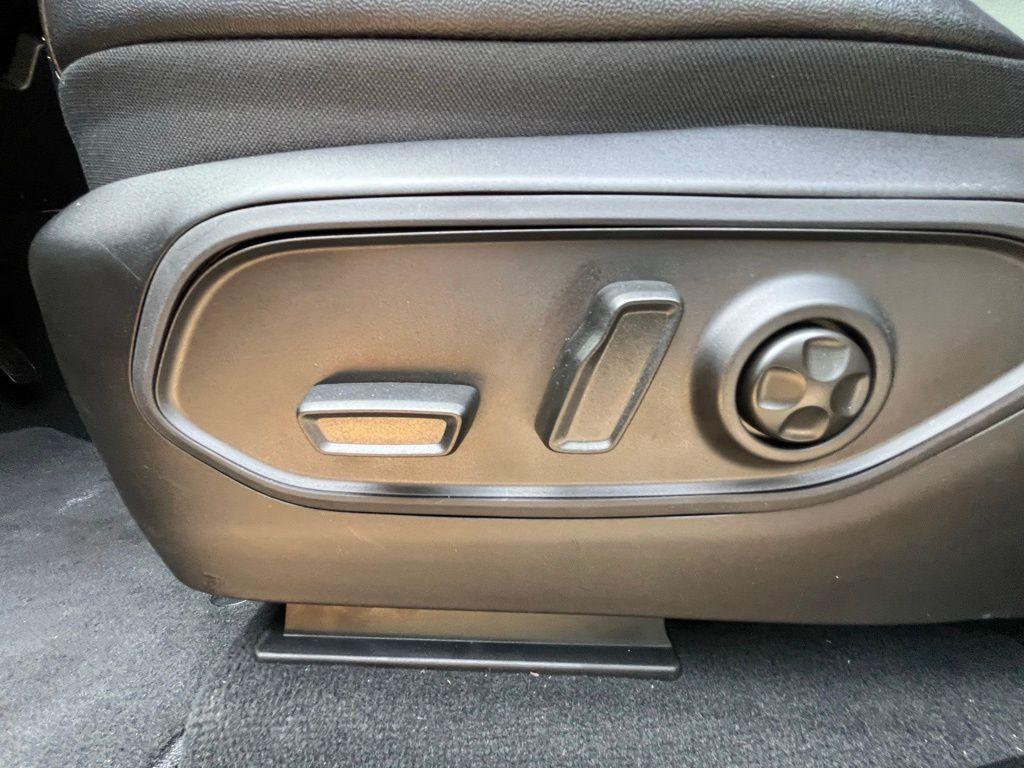 new 2024 Jeep Grand Cherokee L car, priced at $46,124