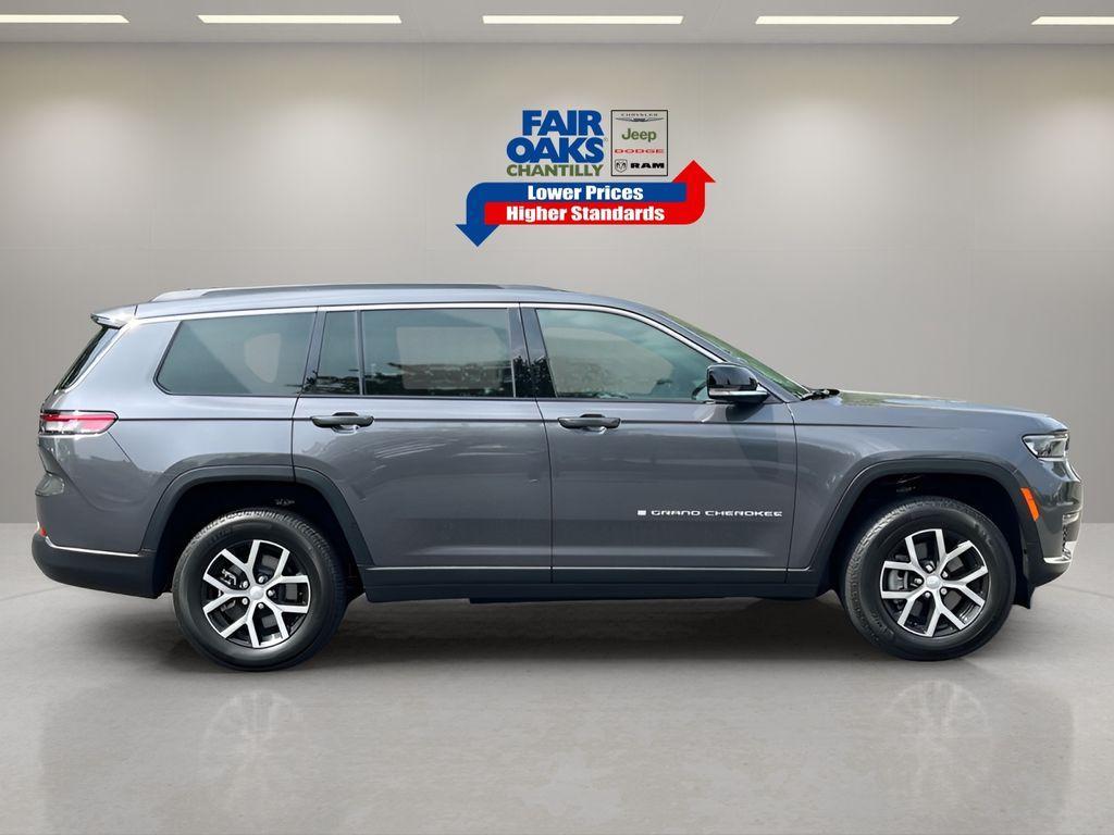 new 2024 Jeep Grand Cherokee L car, priced at $48,124