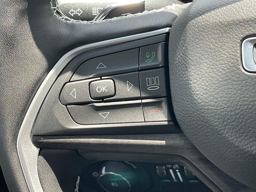 new 2025 Jeep Grand Cherokee L car, priced at $49,701