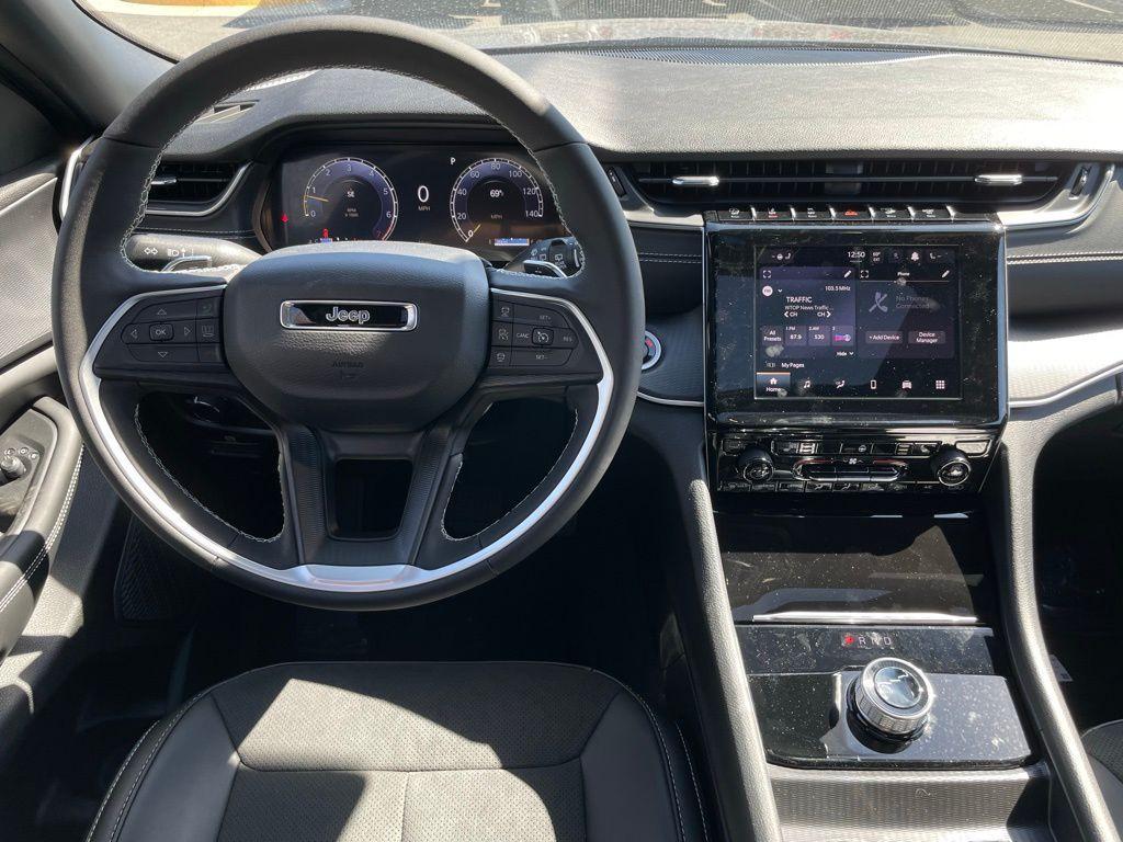 new 2025 Jeep Grand Cherokee L car