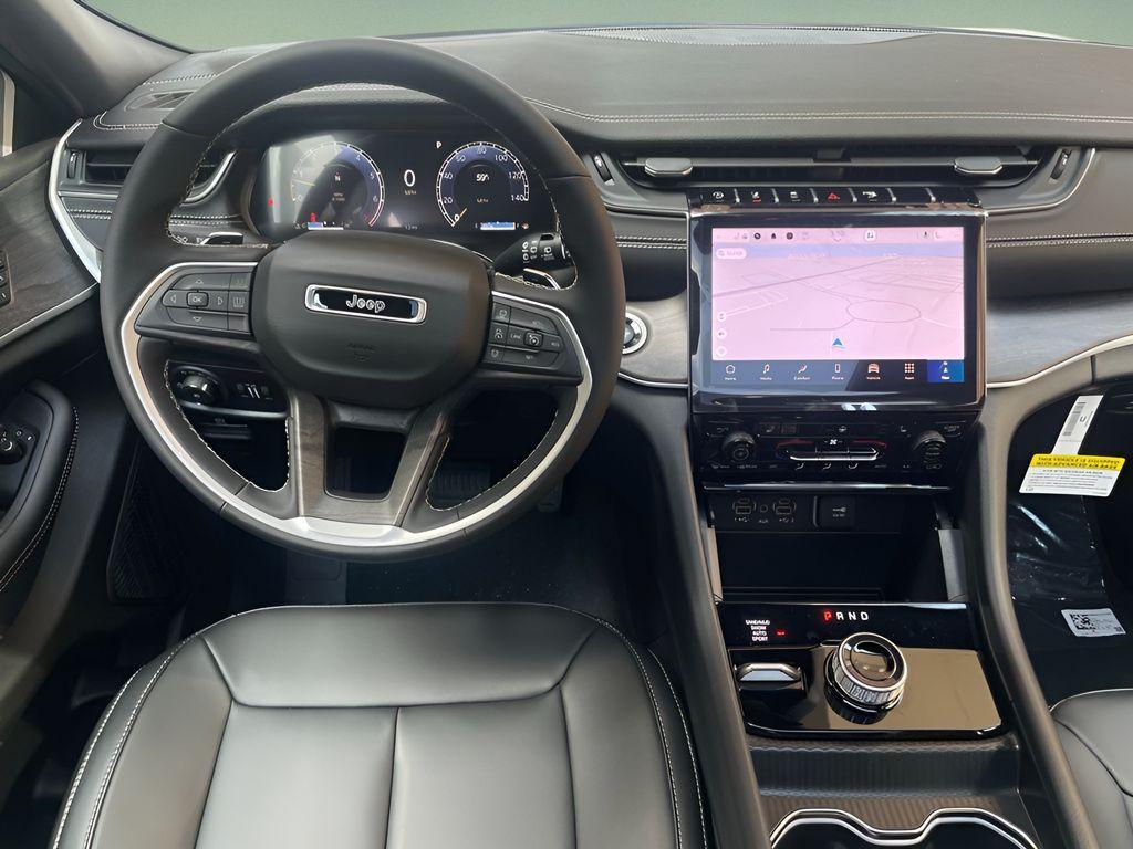 new 2025 Jeep Grand Cherokee car, priced at $47,238