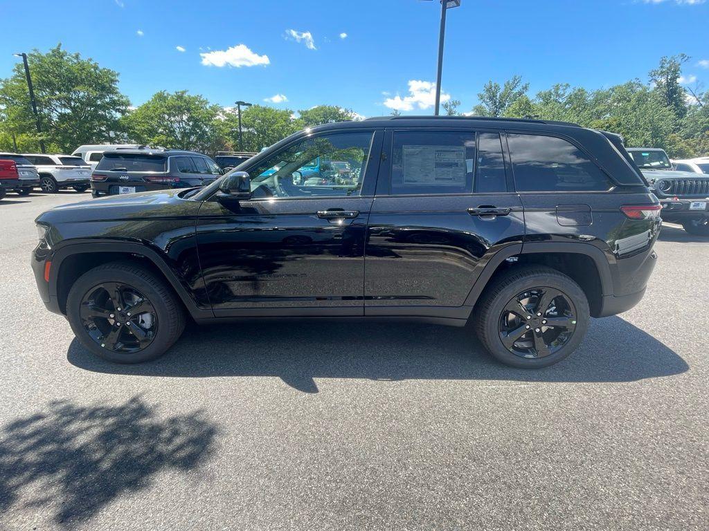 new 2025 Jeep Grand Cherokee car, priced at $48,289