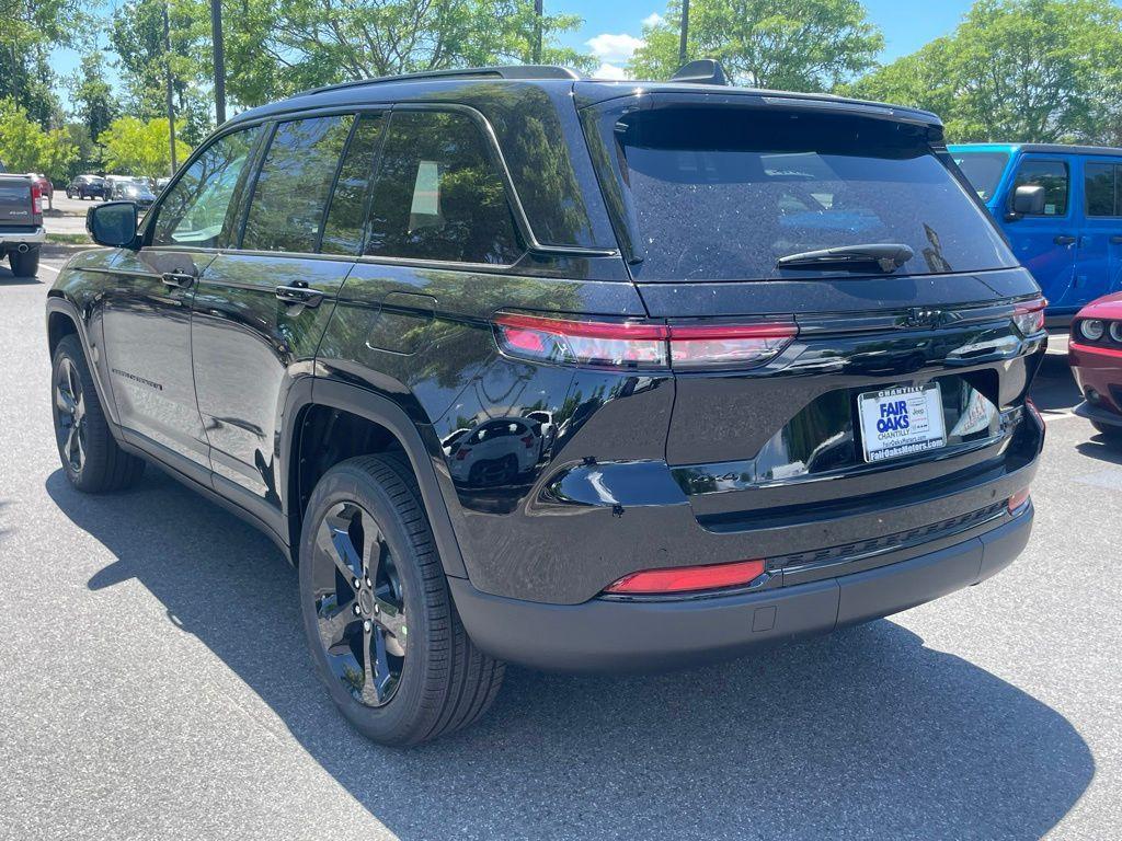 new 2025 Jeep Grand Cherokee car, priced at $45,238