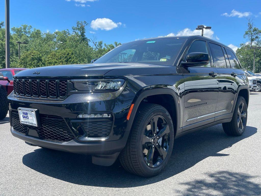 new 2025 Jeep Grand Cherokee car, priced at $48,289