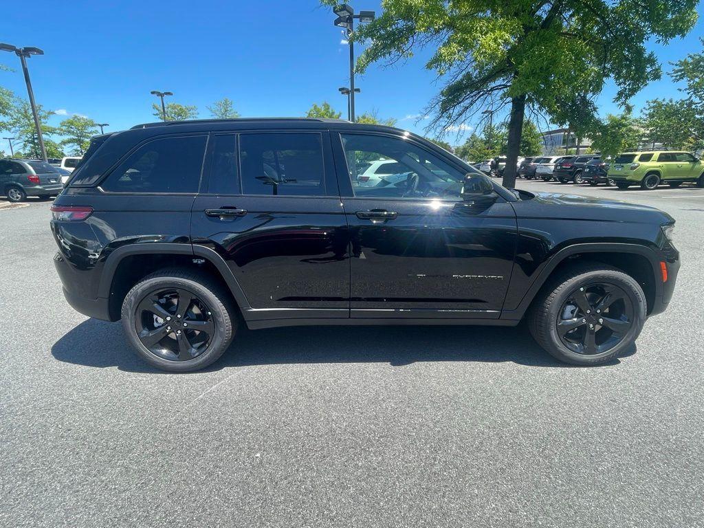 new 2025 Jeep Grand Cherokee car, priced at $48,289
