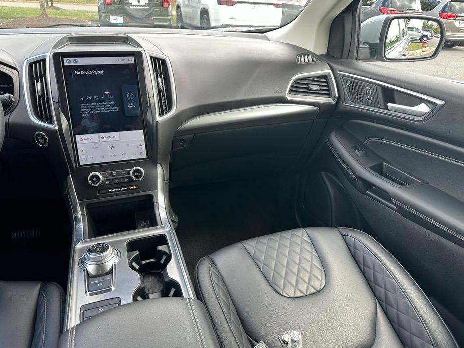 used 2024 Ford Edge car, priced at $30,135