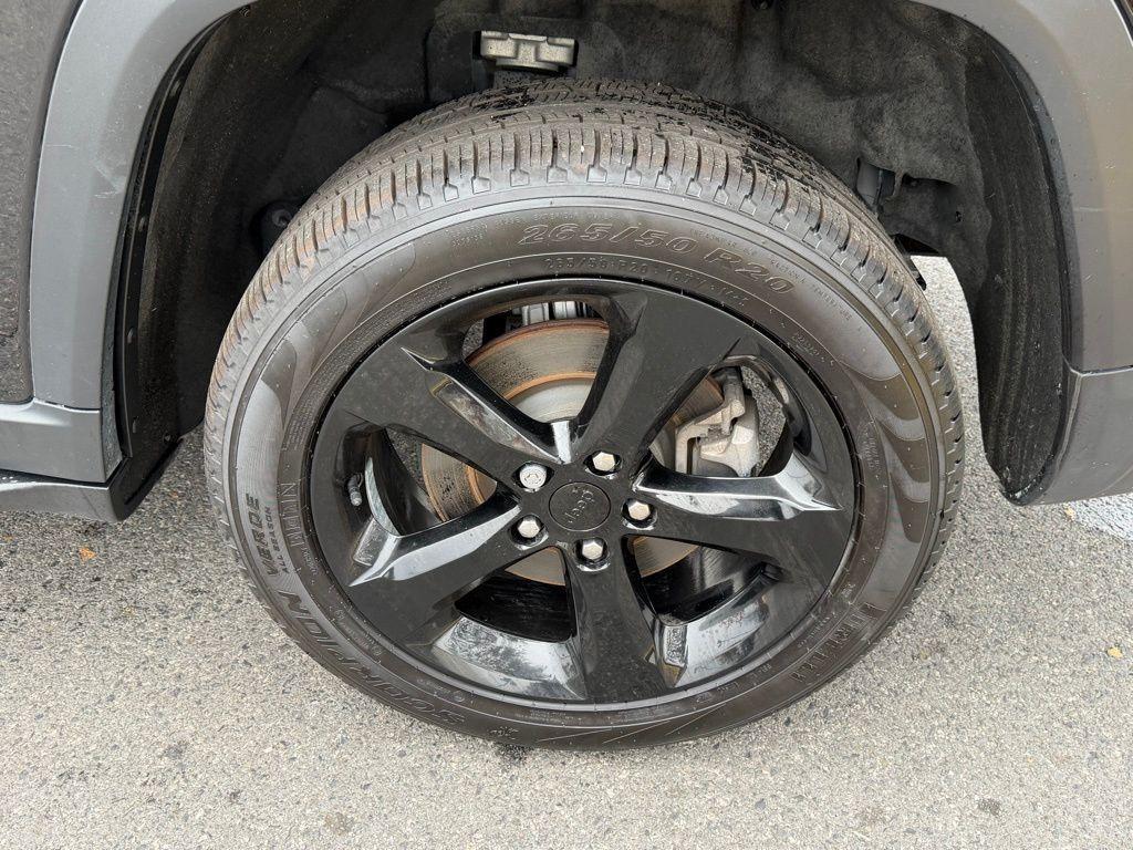 used 2024 Jeep Grand Cherokee L car, priced at $33,017