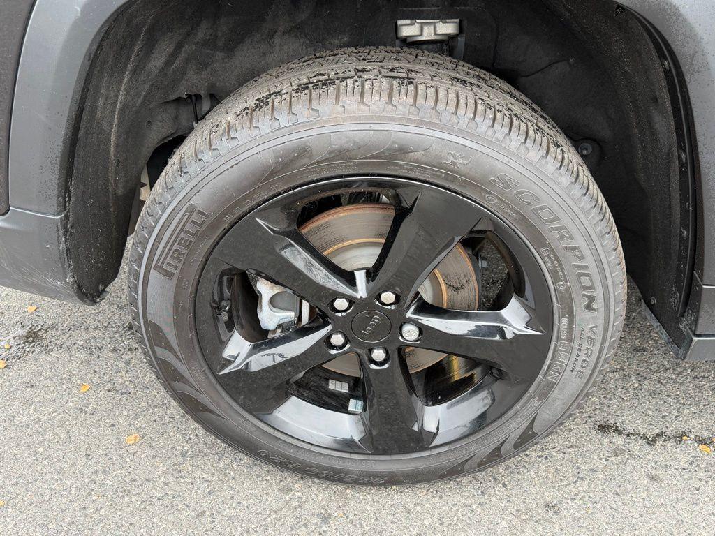 used 2024 Jeep Grand Cherokee L car, priced at $33,017