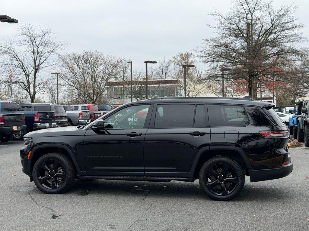 used 2024 Jeep Grand Cherokee L car, priced at $33,017