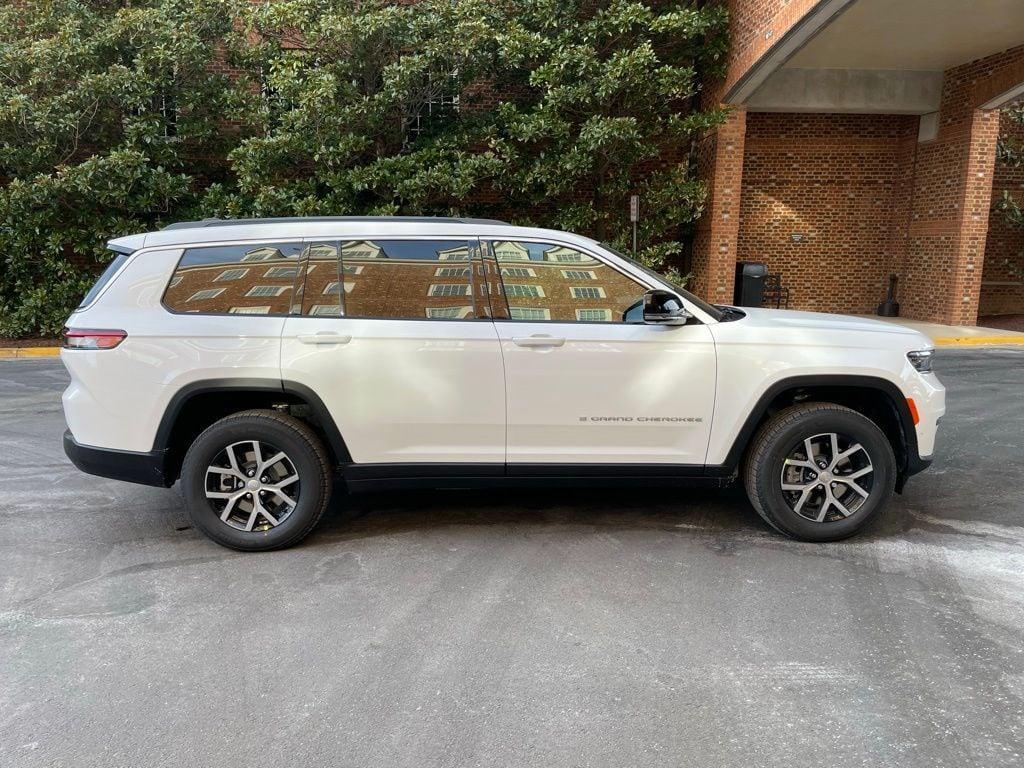 new 2025 Jeep Grand Cherokee L car, priced at $49,933