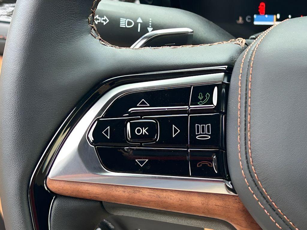 new 2025 Jeep Grand Cherokee L car, priced at $63,353