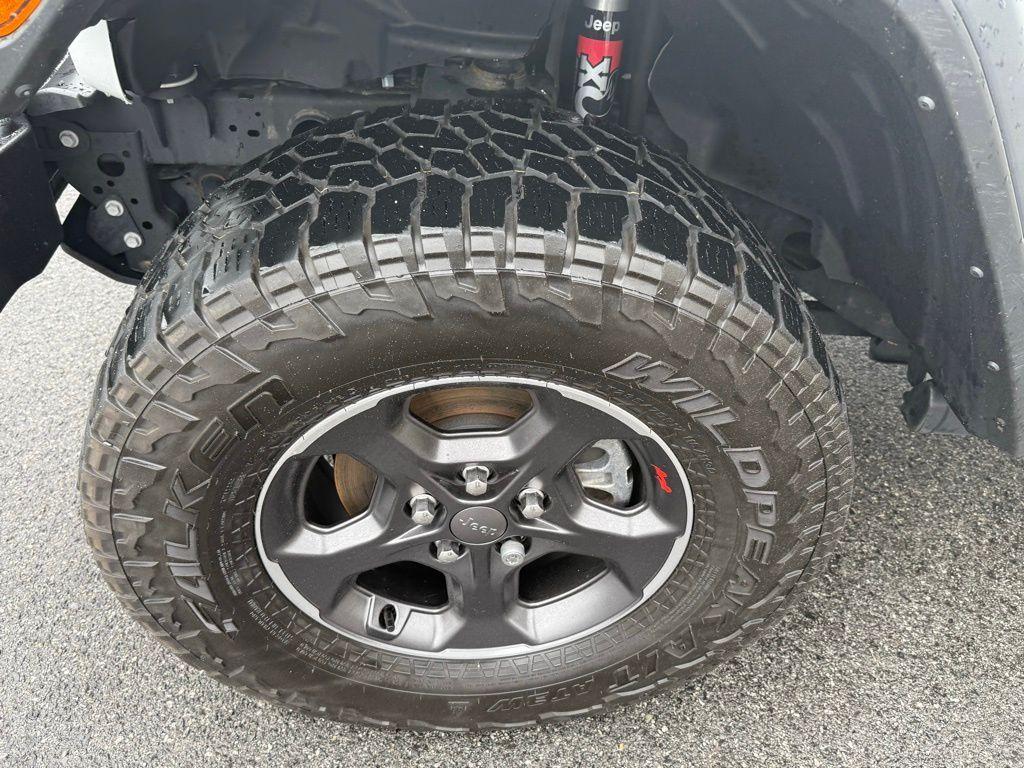 used 2022 Jeep Gladiator car, priced at $34,492