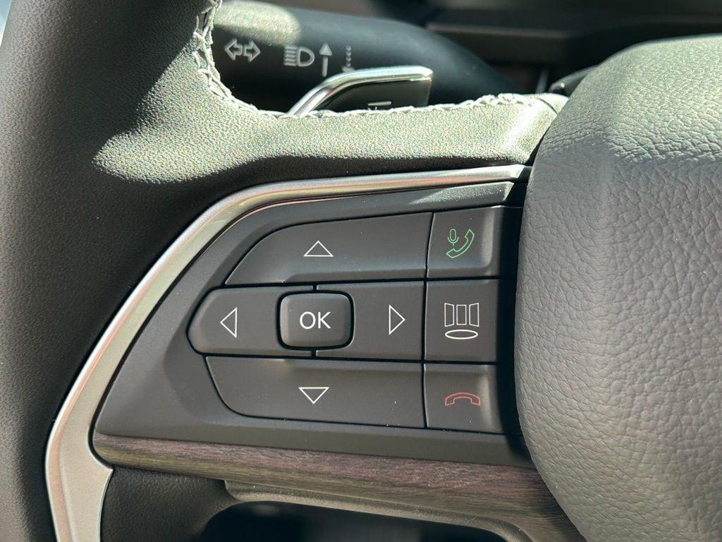 new 2025 Jeep Grand Cherokee car, priced at $45,421