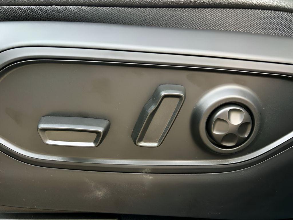 new 2025 Jeep Grand Cherokee car, priced at $45,421