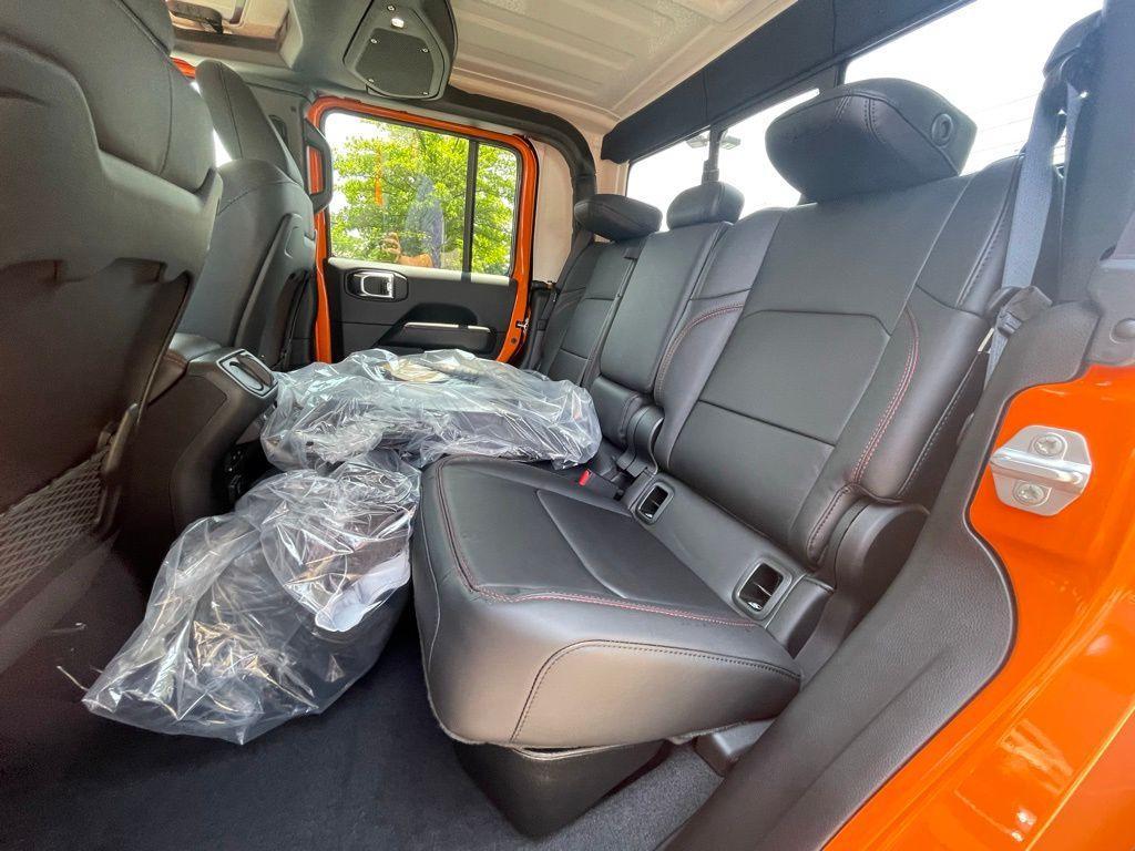 new 2025 Jeep Gladiator car, priced at $58,707