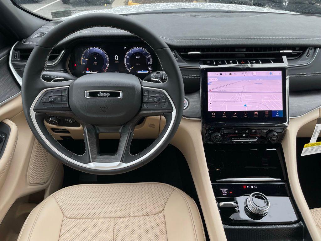 new 2025 Jeep Grand Cherokee car, priced at $47,405