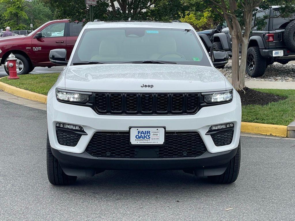 new 2025 Jeep Grand Cherokee car, priced at $47,405