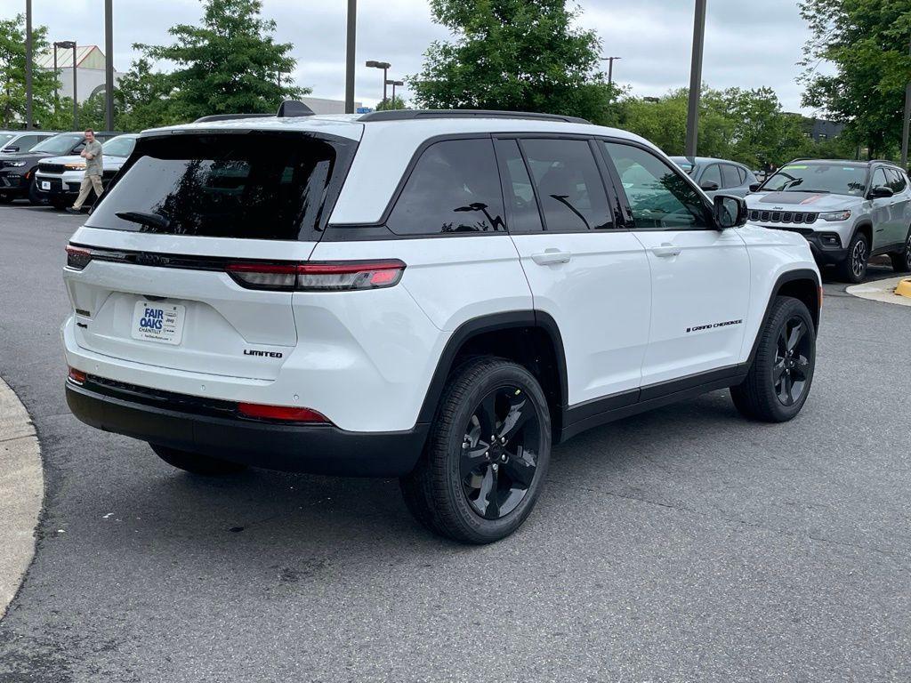 new 2025 Jeep Grand Cherokee car, priced at $47,405