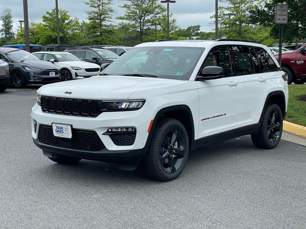 new 2025 Jeep Grand Cherokee car, priced at $47,405
