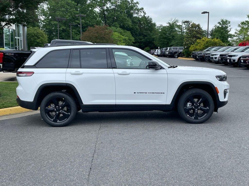 new 2025 Jeep Grand Cherokee car, priced at $47,405