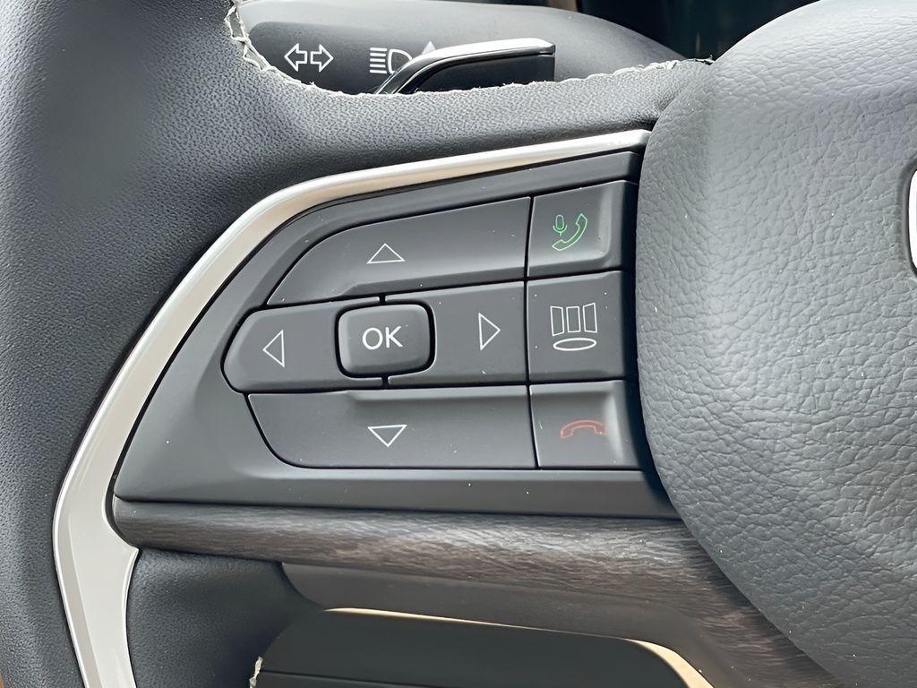 new 2025 Jeep Grand Cherokee car, priced at $49,405