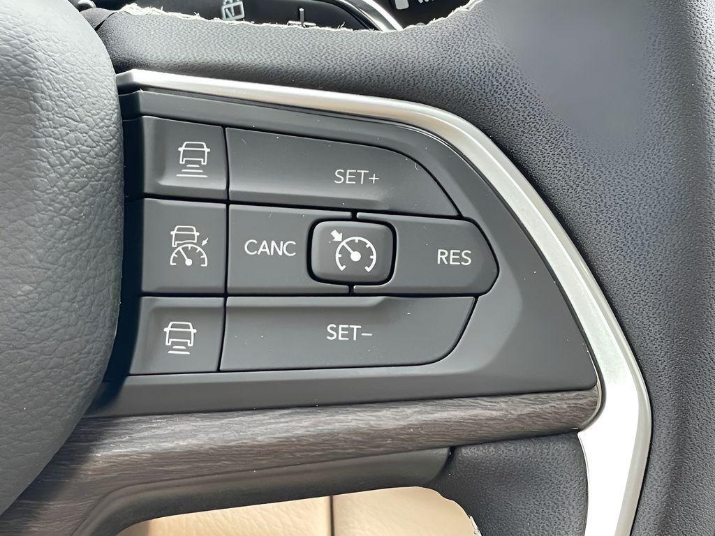 new 2025 Jeep Grand Cherokee car, priced at $49,405