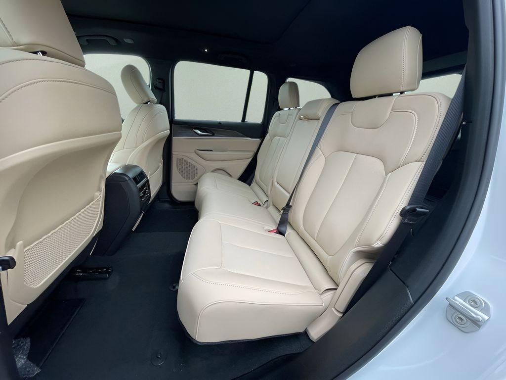 new 2025 Jeep Grand Cherokee car, priced at $49,405