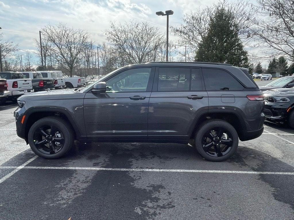 new 2025 Jeep Grand Cherokee car, priced at $51,557