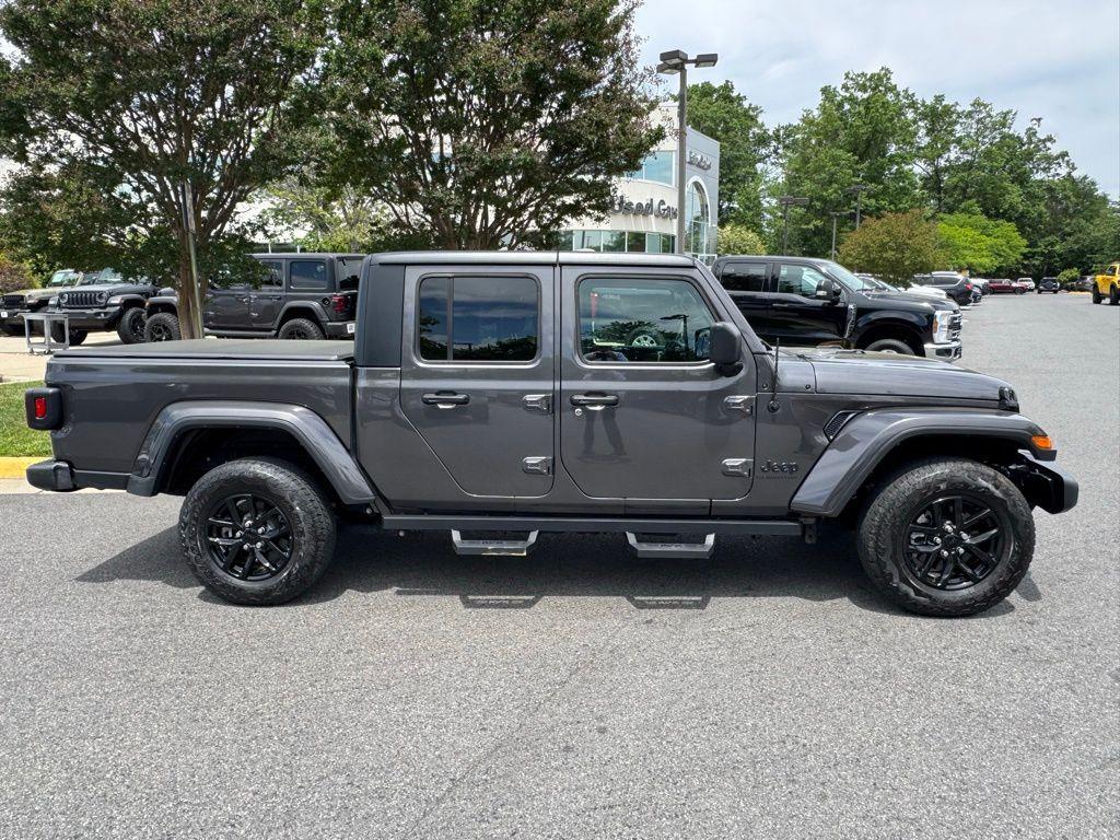 used 2022 Jeep Gladiator car, priced at $34,160