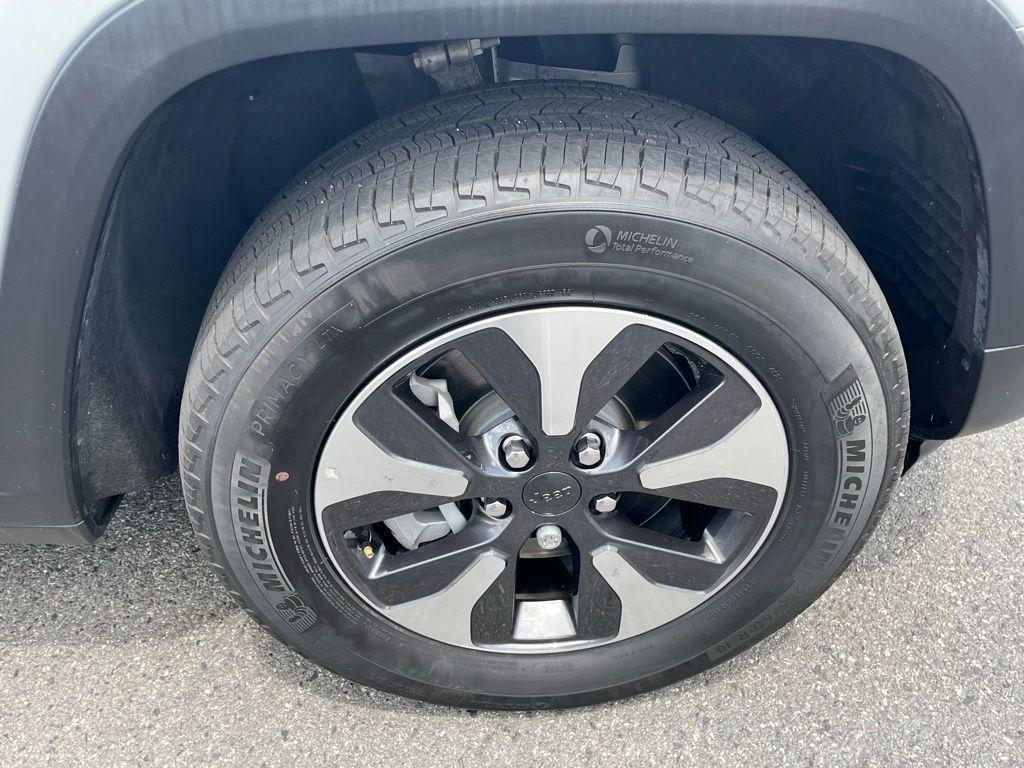 used 2024 Jeep Grand Cherokee 4xe car, priced at $30,074