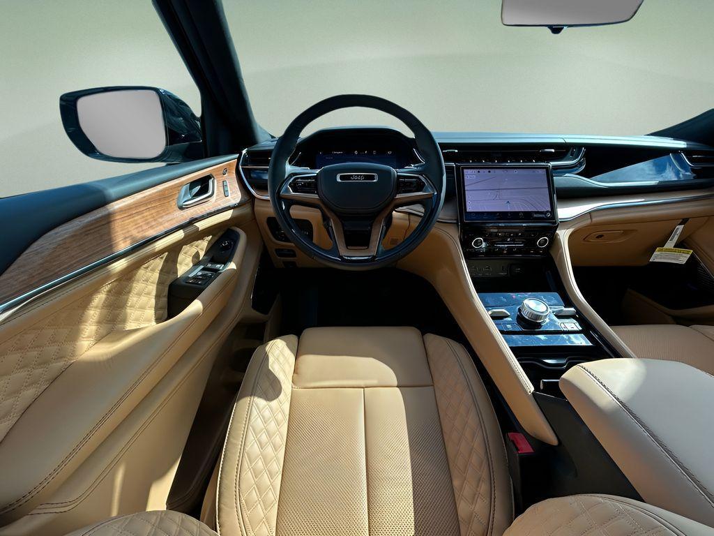 new 2025 Jeep Grand Cherokee car, priced at $61,578