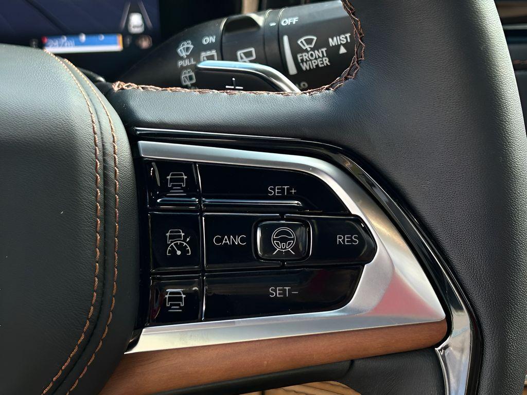 new 2025 Jeep Grand Cherokee car, priced at $61,578