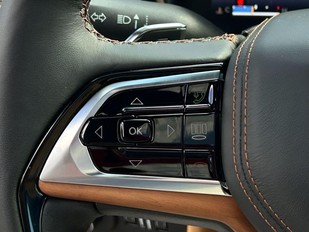 new 2025 Jeep Grand Cherokee car, priced at $61,578