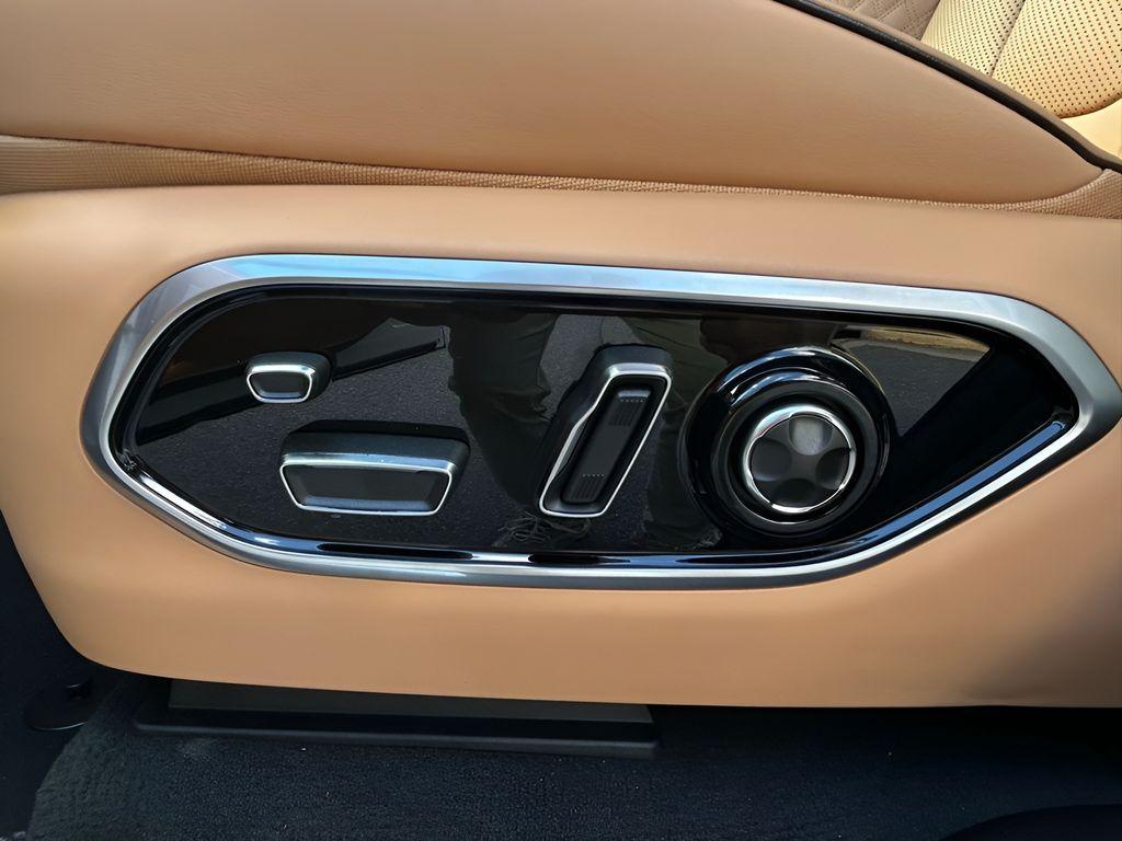 new 2025 Jeep Grand Cherokee car, priced at $61,578