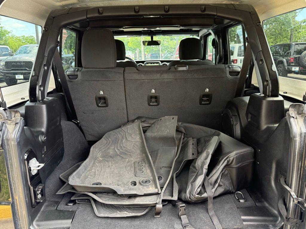 used 2022 Jeep Wrangler Unlimited car, priced at $32,987