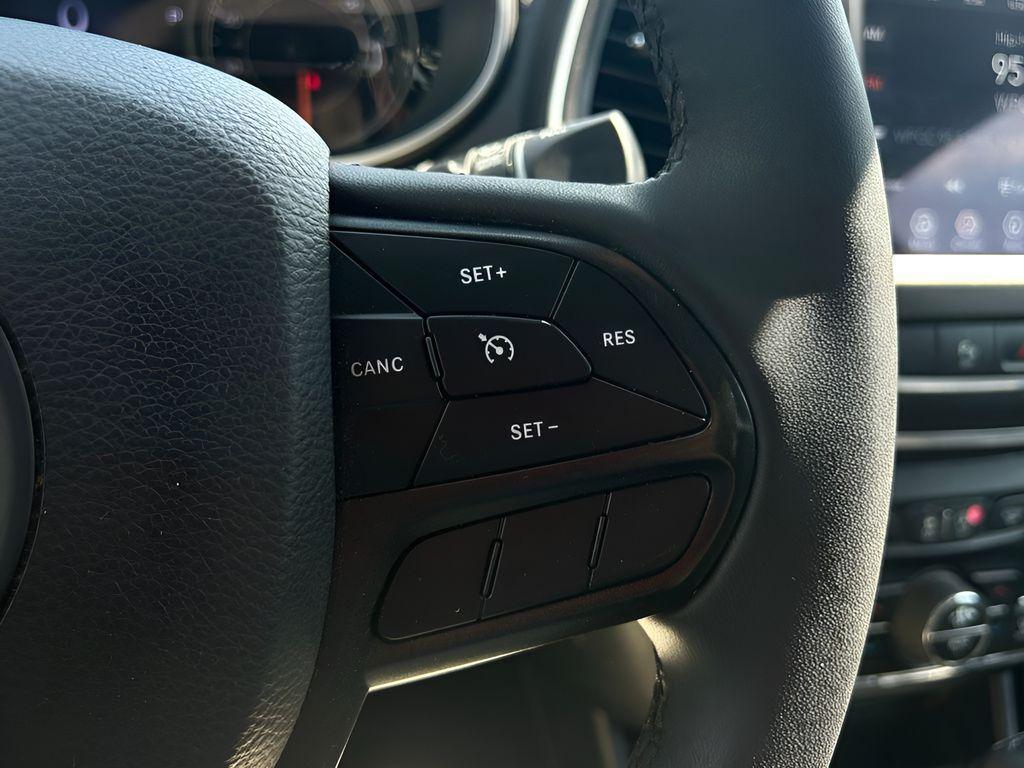 used 2022 Jeep Cherokee car, priced at $24,909