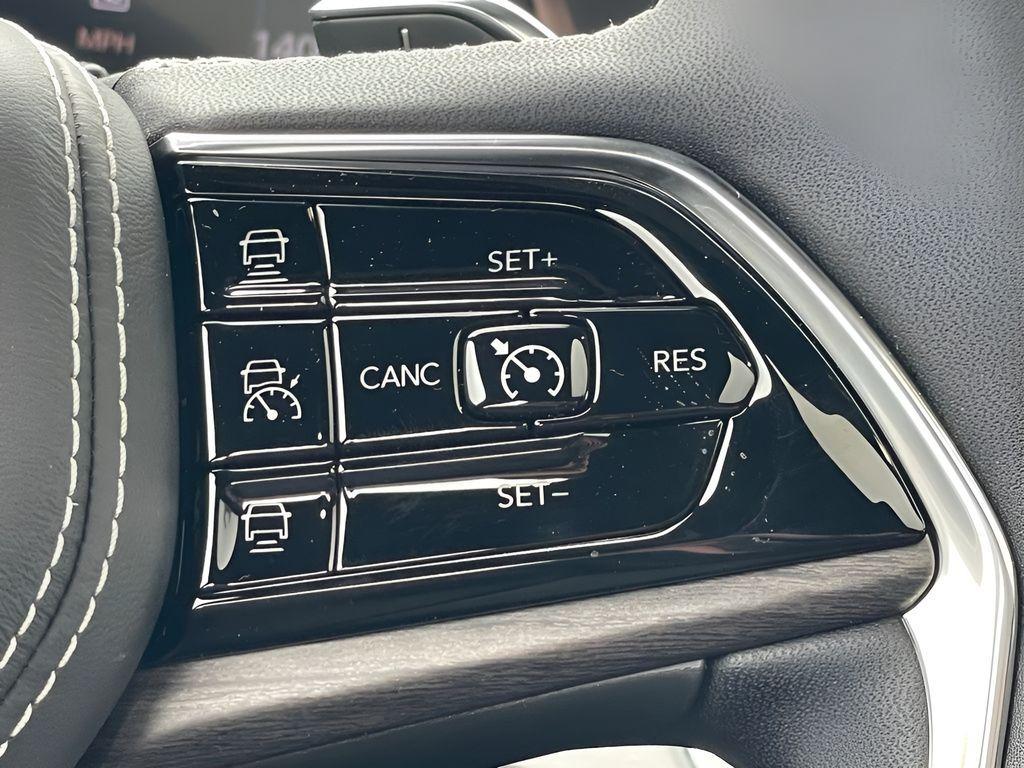 new 2025 Jeep Grand Cherokee car, priced at $56,284