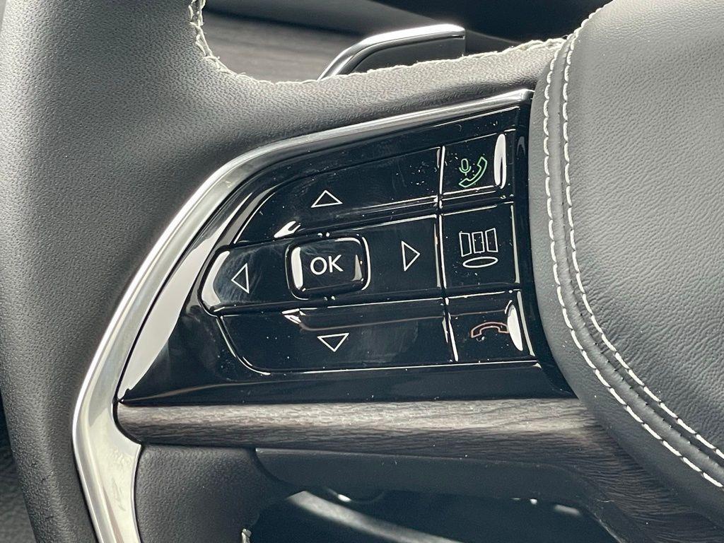 new 2025 Jeep Grand Cherokee car, priced at $55,784