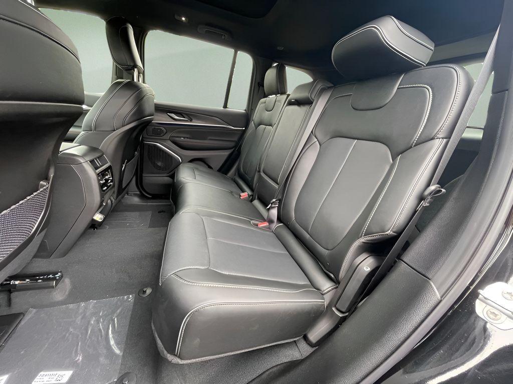 new 2025 Jeep Grand Cherokee car, priced at $56,284