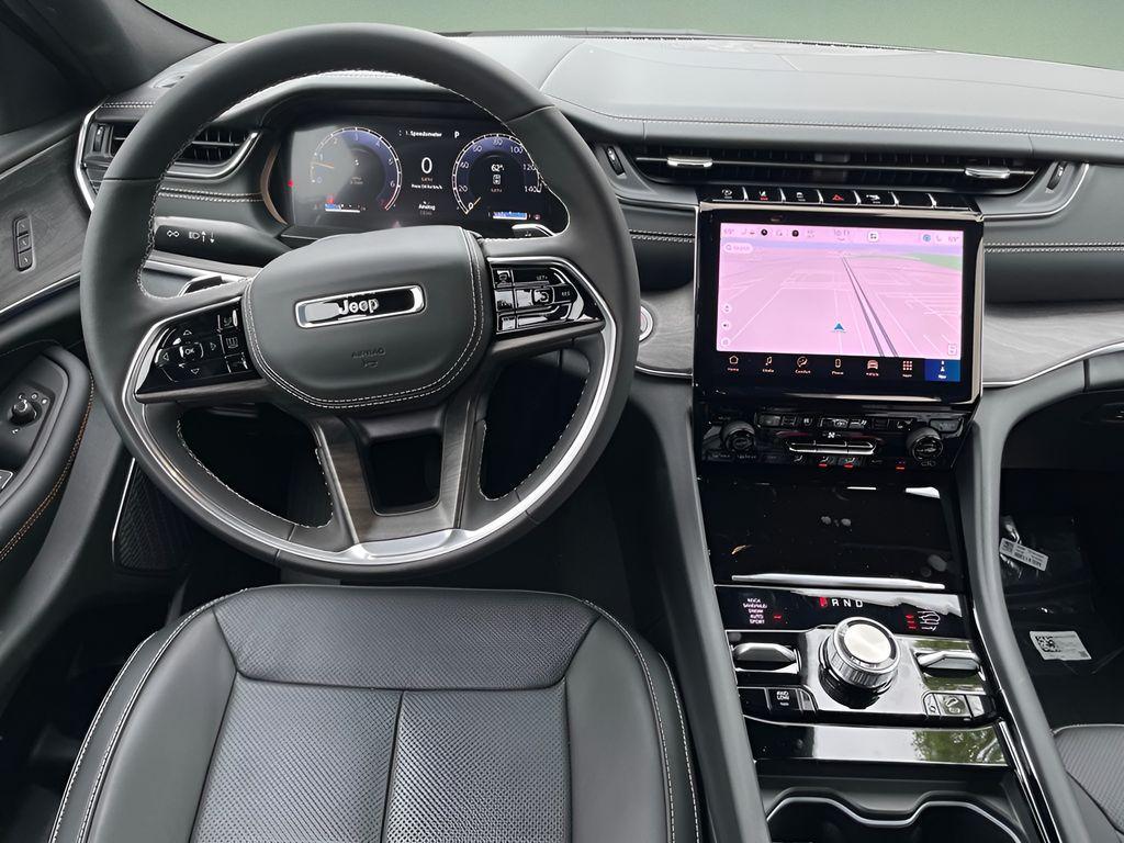 new 2025 Jeep Grand Cherokee car, priced at $56,284