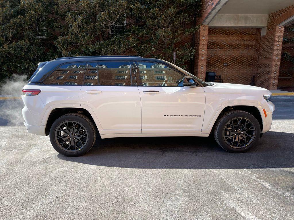 new 2025 Jeep Grand Cherokee car, priced at $65,126